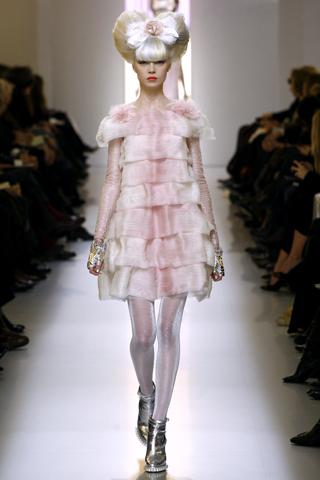 Pure romance: Chanel Couture SS/10 | Girl Meets Dress